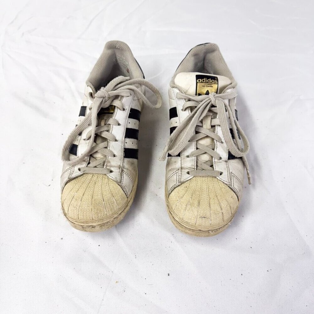 ADIDAS SUPERSTAR SIZE 7 - SOLD AS IS